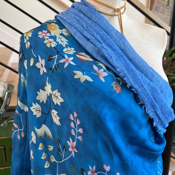 Rubicon silk & cotton oversized shawl. - Picture 2 of 16